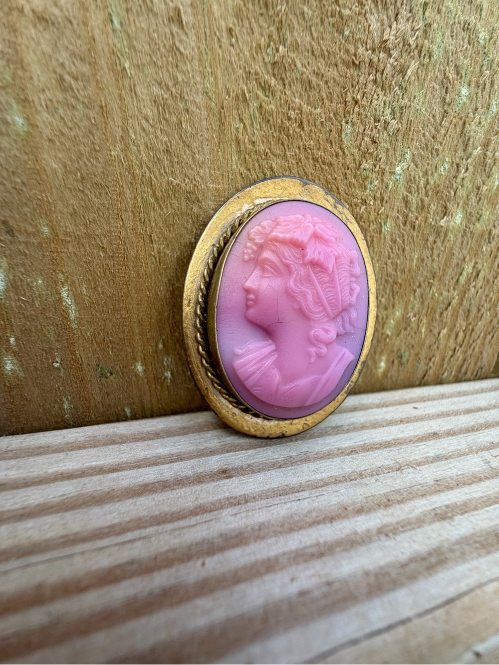 Antique Victorian Molded Pink Cameo Brooch Pin Brass Plated Setting Tube Hinge